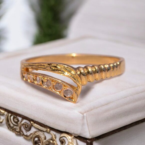 Rose Cut Diamond Ring in Yellow Gold - Picture 10 of 10